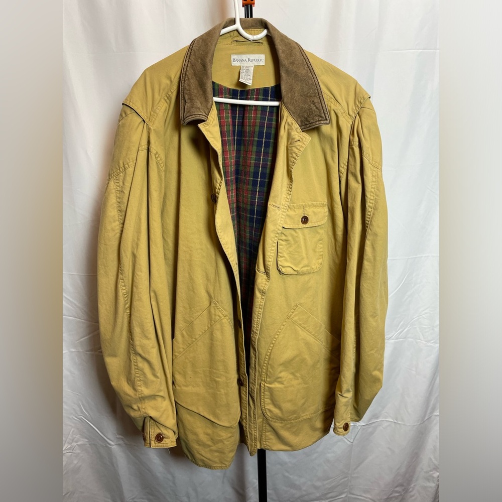 Banana Republic utility/field jacket.  Men’s size XL. Excellent condition.